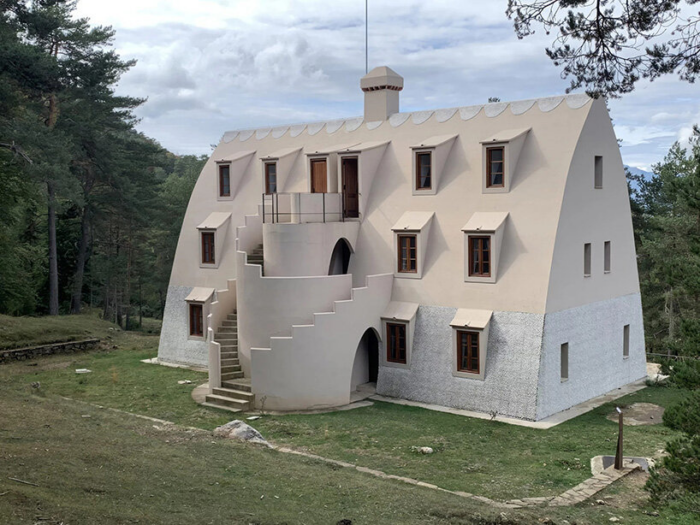 Struttura architettonica unica e moderna